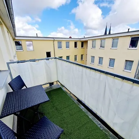 Cityappartement With Balcony アパート マクデブルク
