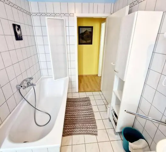 Cityappartement With Balcony * マクデブルク